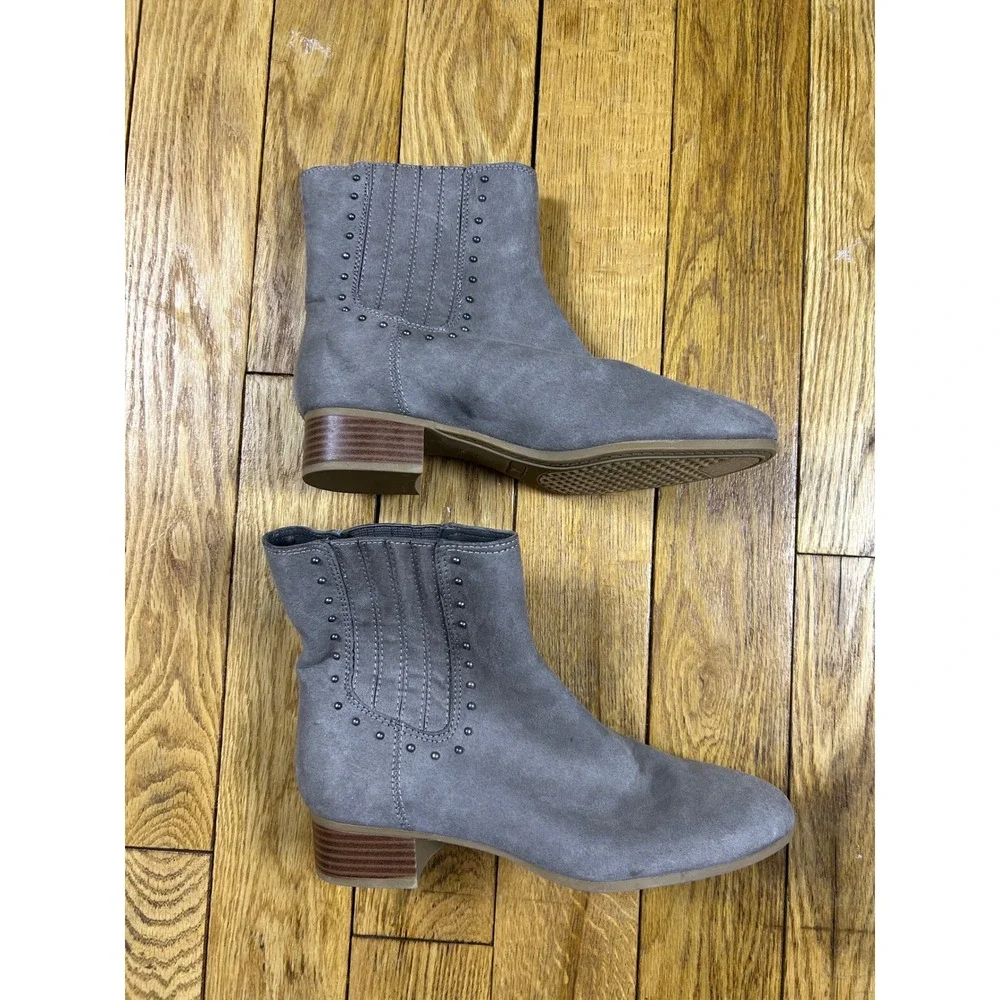 A2 Grey Suede Studded Ankle Boots Block‎ Heel Elastic Gore Size 7.5